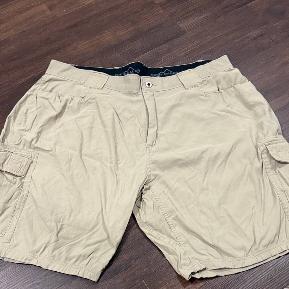 Eddie Bauer Men's Khaki Cargo Shorts